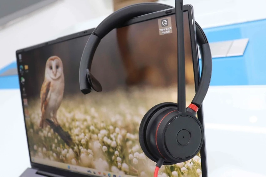 Single Ear Headset With Microphone manufactures